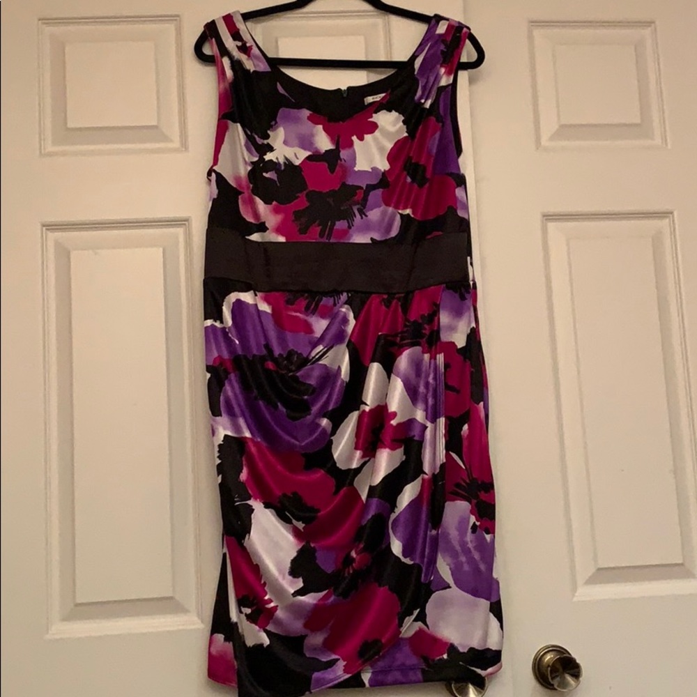 Floral sleeveless knee-length Ricki’s dress